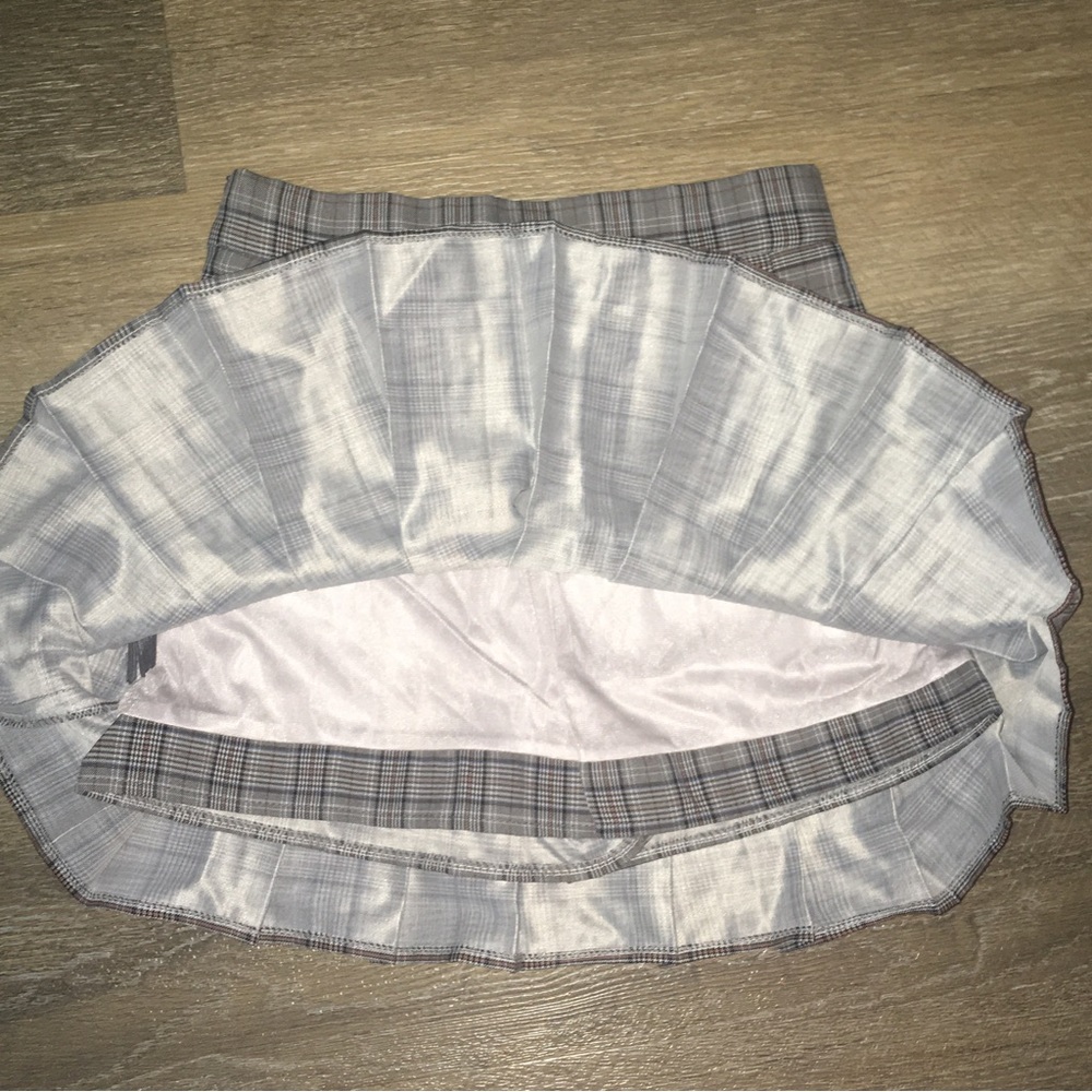 BRAND NEW! | PLAID MINI SKORT - Picture 4 of 5